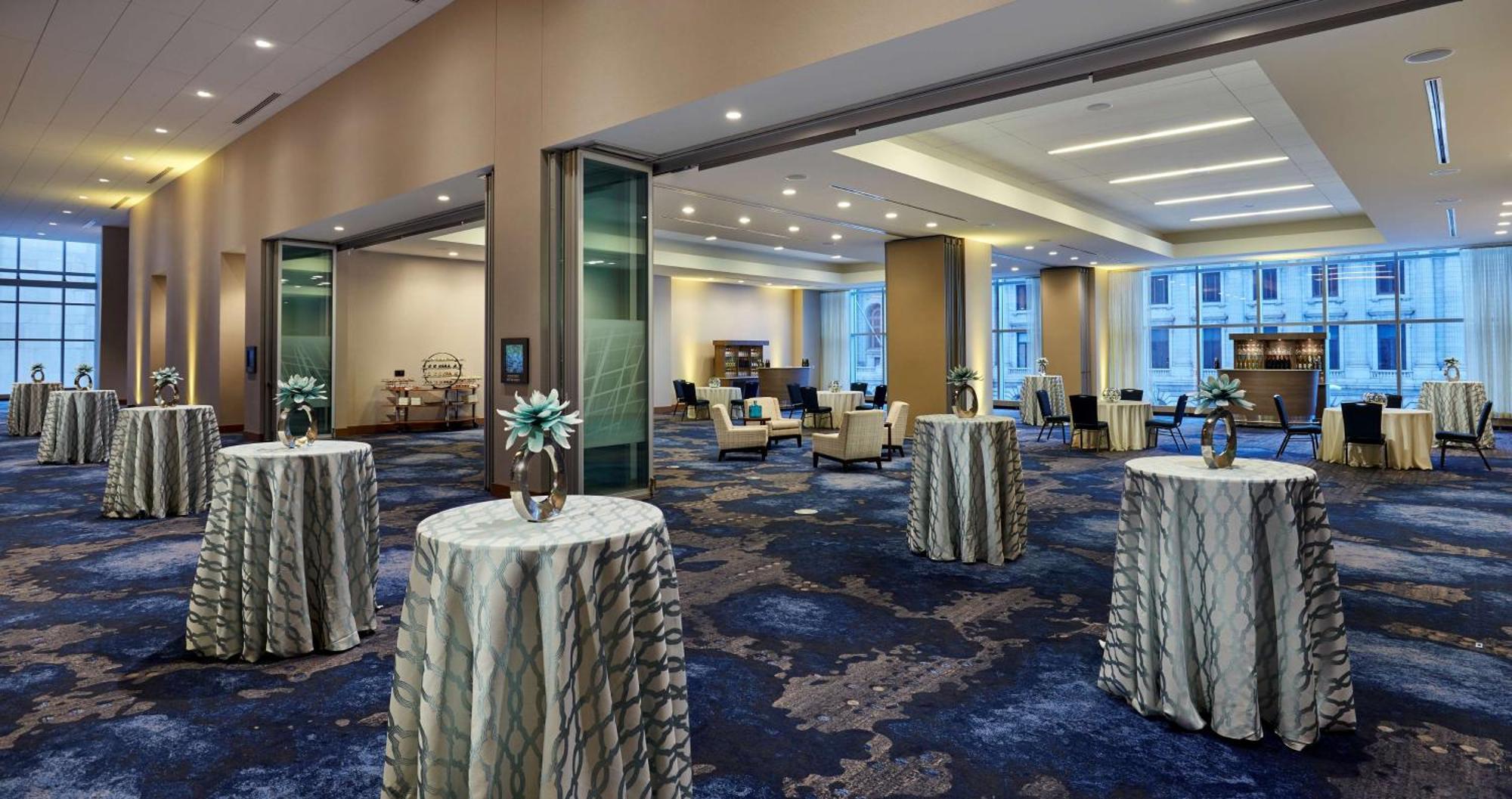 Hilton Cleveland Downtown Hotel Bagian luar foto